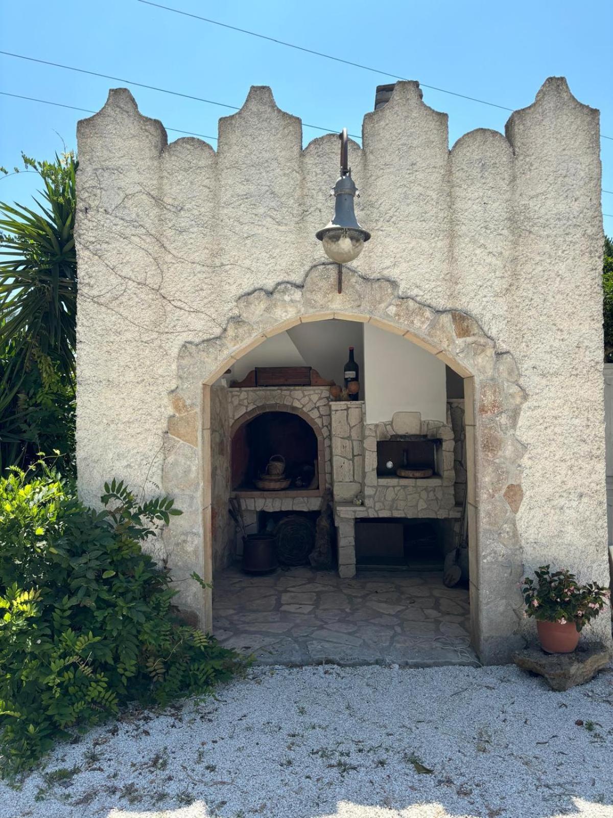 Tenuta Pizzi San Pietro Vernotico Luaran gambar